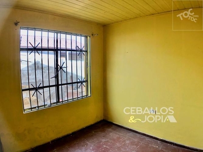Ceballos & Jopia, VT973 Casa sólida 1 piso/ Villa Alemana