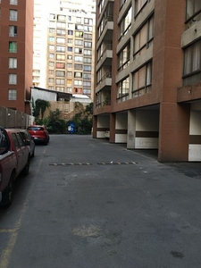 Se arrienda estacionamiento 3 cuadras a metro moneda