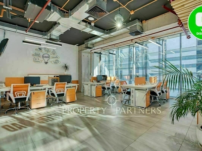 Moderna oficina en Vitacura Oriente ( 140 UF/m2)