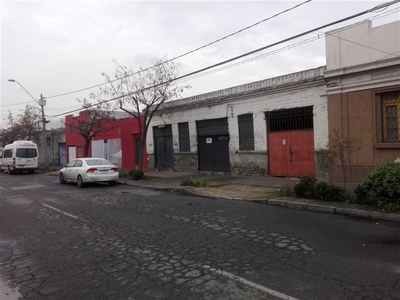 Local o Casa comercial en Venta en Santiago 1 baño / Schumacher Propiedades