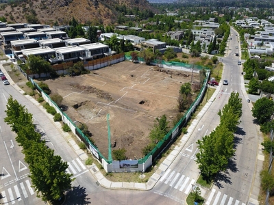 Estupendo terreno en barrio Los Nogales, con proyecto para 6 casas