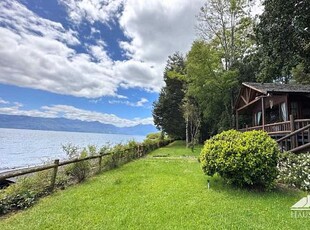 Casa + cabaña primera linea lago villarrica