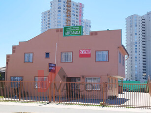 Se vende Apart Hotel, actualmente en funcionamiento, en excelente condiciones, ubicado en lugar preferencial en la ciudad de Coquimbo.Cuenta con 10 habitacione...