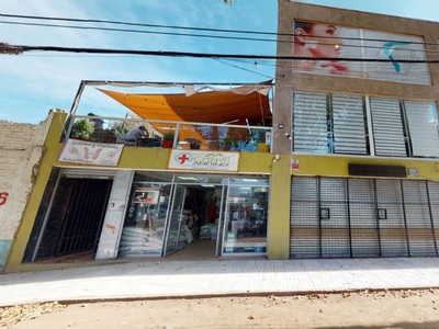 Local o Casa comercial en Venta en Los Andes 5 baños / Gestión y Propiedad