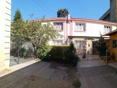 Casa en Arriendo en Santiago 15 dormitorios 4 baños / Easy Prop