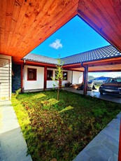 Casa en Venta en Villarrica 5 dormitorios 5 baños / Corredores Premium Chile SpA