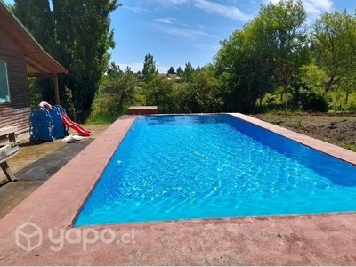 Se vende Casa con piscina y quincho en Quillón