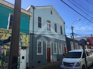 Local o Casa comercial en Venta en Valparaíso 10 dormitorios 2 baños / Fuenzalida Centro