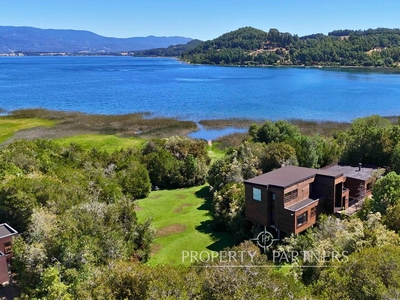 Espectacular casa a orillas del Lago Panguipulli