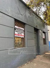 Casa Comercial, ubicada en calle Copiapó, Barrio Diez de Julio. 196 mt2 5 dormitorios 2 baños. Oportunidad inversionistas. Acepto ofertas. +56974898829