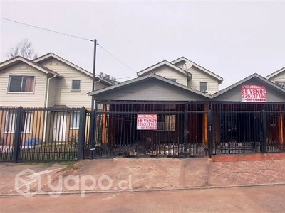 En Venta Casa 2 Pisos en Pinares de Colina