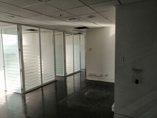 ARRIENDO Oficina Habilitada de 278 m2 - Metro Santa Lucia