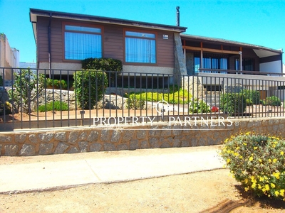 Algarrobo Clásico. Linda Casa (Comercial) con Vista al Mar, Barrio Tranquilo