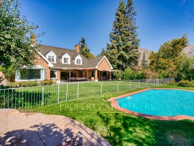 Espectacular casa con gran jardín, Golf de Manquehue