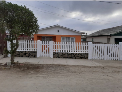 Casa en Venta en Cartagena 3 dormitorios 1 baño / Corredores Premium Chile SpA