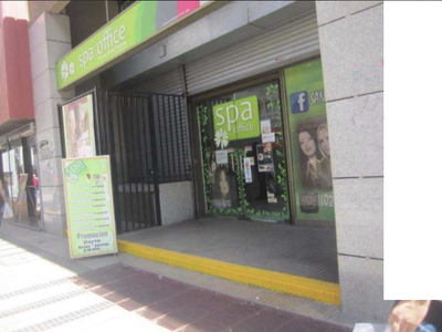 Local o Casa comercial en Arriendo en Santiago 2 baños / LPM Gestión - Las Condes