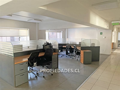 Oficina en Arriendo en Santiago 4 dormitorios 14 baños / Realty.Corp