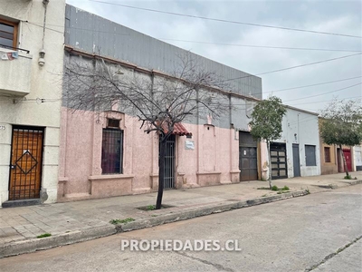 Propiedad industrial en Arriendo en Santiago 2 baños / Realty.Corp