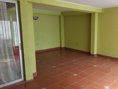 Casa amoblada de 6 Dormitorios en Villa Los Algarrobos